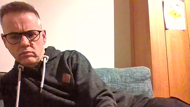 Hectorthyssen1 online show from December 16, 10:45 pm