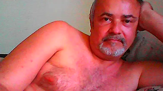 Snapshot of GayPourToi chatting on October 18, 4:01 pm GayPourToi online show from October 18, 4:01 pm