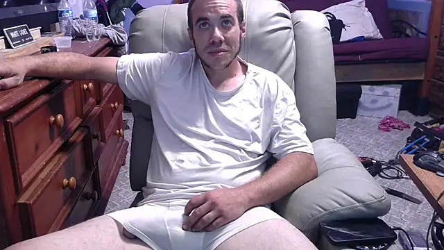 Snapshot of ScubaStevex chatting on October 6, 5:45 am ScubaStevex online show from October 6, 5:45 am