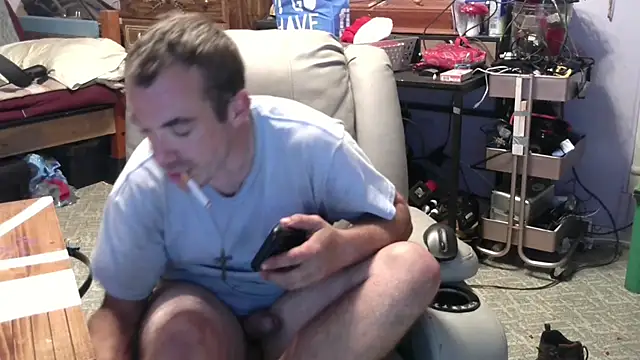 Snapshot of ScubaStevex chatting on October 13, 9:21 pm ScubaStevex online show from October 13, 9:21 pm