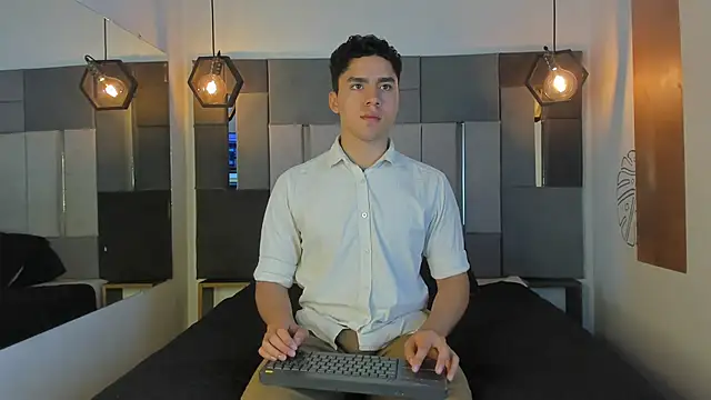 LiamNovak online show from March 9, 1:05 pm