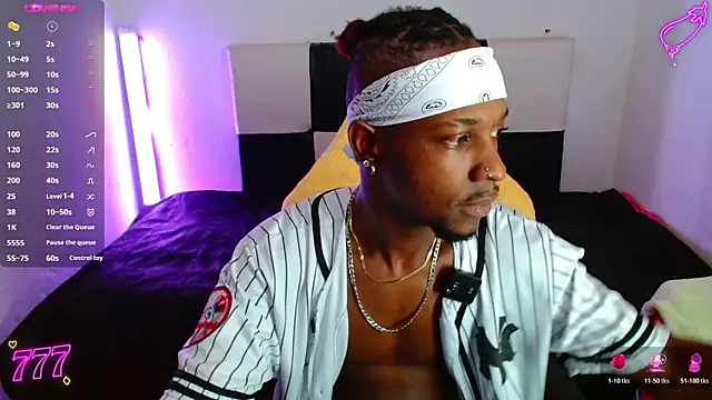 Aroonpapisex online show from June 26, 12:30 pm