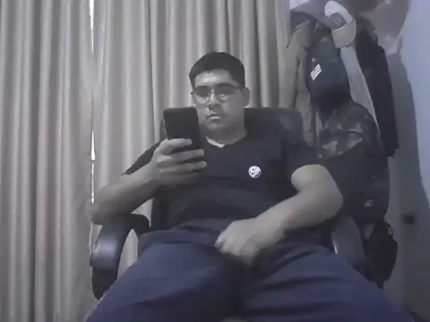 estudiante69 online show from October 11, 11:09 pm