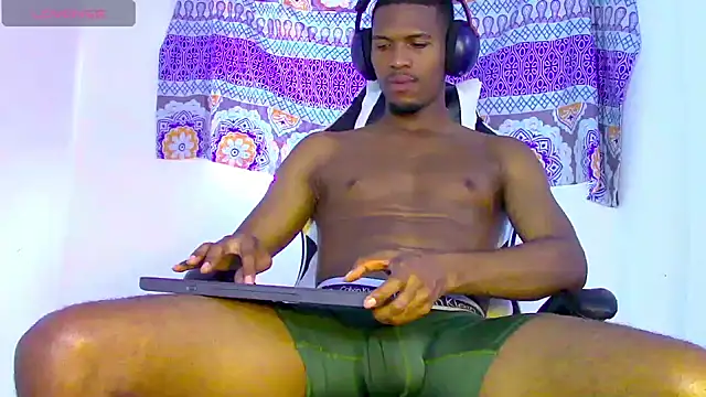 Amir mikelsen online show from September 10, 6:17 pm