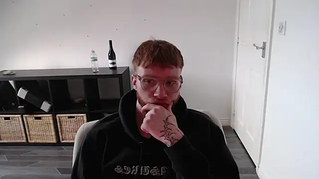 PrettyGinger online show from December 14, 2:31 pm