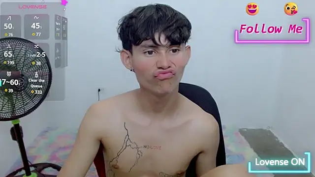 Snapshot of tanjiro_cute chatting on March 17, 12:30 am tanjiro cute online show from March 17, 12:30 am