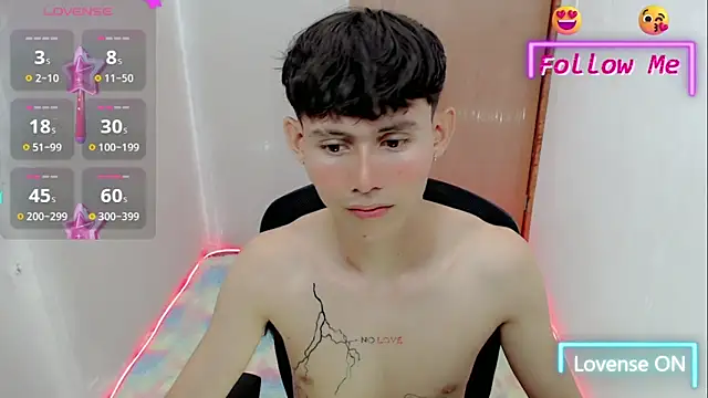 Snapshot of tanjiro_cute chatting on January 12, 3:28 am tanjiro cute online show from January 12, 3:28 am