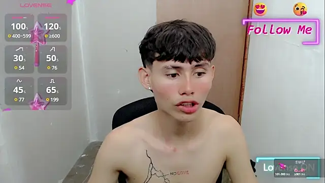 Snapshot of tanjiro_cute chatting on January 10, 3:29 am tanjiro cute online show from January 10, 3:29 am