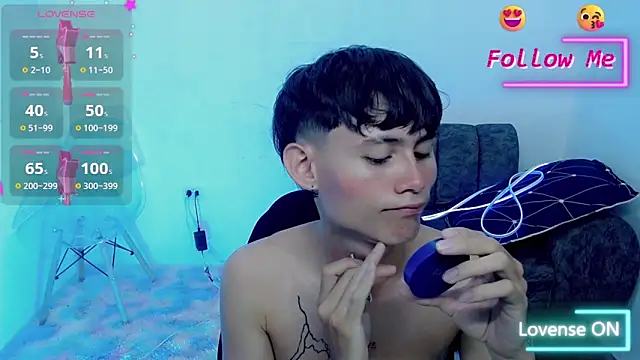 Snapshot of tanjiro_cute chatting on January 28, 4:08 am tanjiro cute online show from January 28, 4:08 am