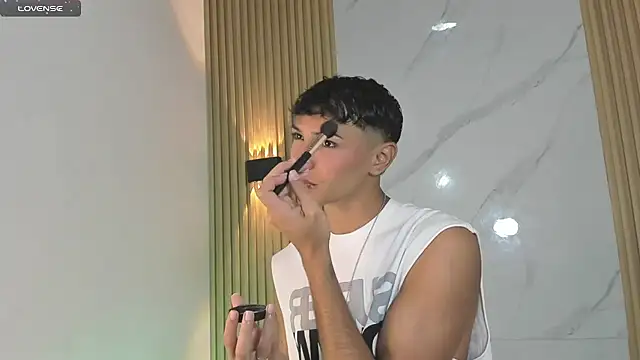 Snapshot of im_sebaslopez chatting on January 9, 8:55 pm im sebaslopez online show from January 9, 8:55 pm
