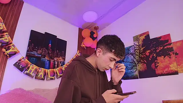 Noah Xitruxx online show from November 4, 3:18 am