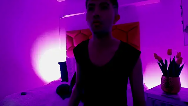 Noah Xitruxx online show from November 24, 12:39 pm