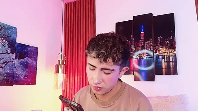 Snapshot of Noah_Xitruxx chatting on October 4, 5:07 pm Noah Xitruxx online show from October 4, 5:07 pm