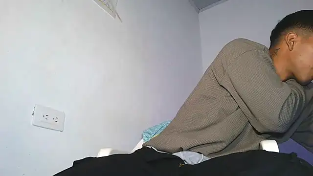 maximo vega newv online show from March 11, 9:00 pm