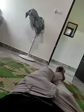 Snapshot of raamcxy chatting on December 21, 8:18 am raamcxy online show from December 21, 8:18 am