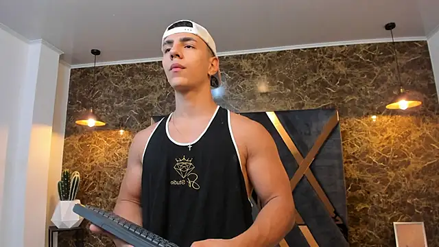 Flynn Riider online show from March 8, 11:22 am