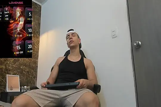 Flynn Riider online show from December 28, 11:19 am