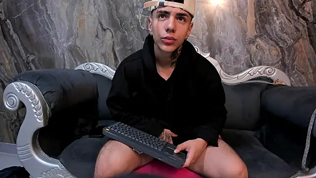 Flynn Riider online show from September 16, 11:33 am