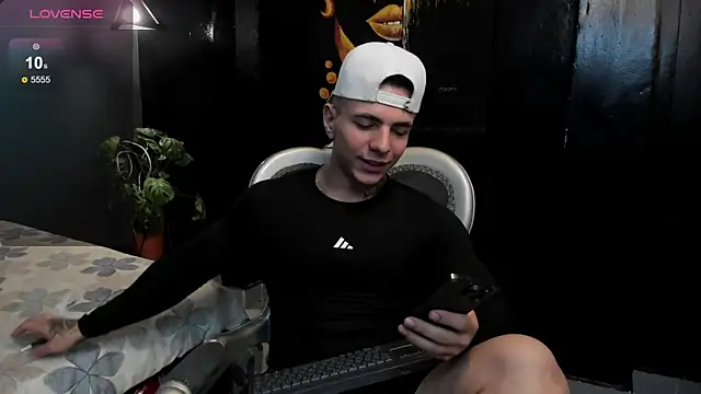 Flynn Riider online show from April 22, 5:29 pm