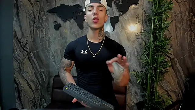 Flynn Riider online show from October 6, 11:37 am