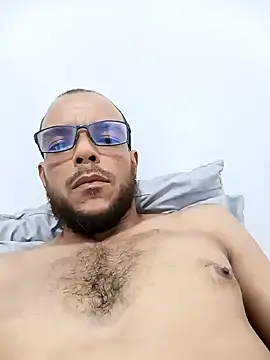 Snapshot of Charly_BC_Dirty chatting on December 10, 4:27 pm Charly BC Dirty online show from December 10, 4:27 pm