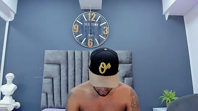 Robin Rief online show from March 31, 7:59 pm