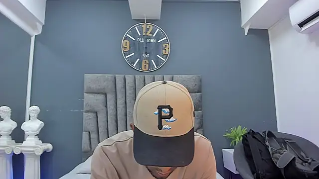 Robin Rief online show from April 20, 8:33 pm