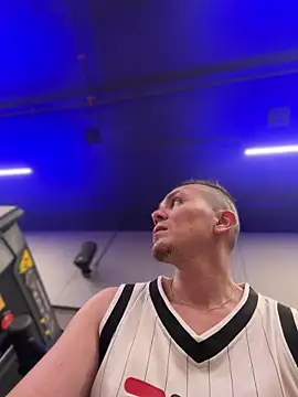 adam-rivera online show from November 9, 9:52 pm