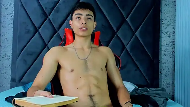 Snapshot of JoshRashfordd chatting on March 11, 12:28 pm JoshRashfordd online show from March 11, 12:28 pm
