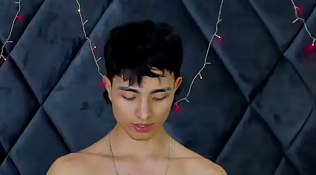 Snapshot of JoshRashfordd chatting on December 26, 10:20 pm JoshRashfordd online show from December 26, 10:20 pm