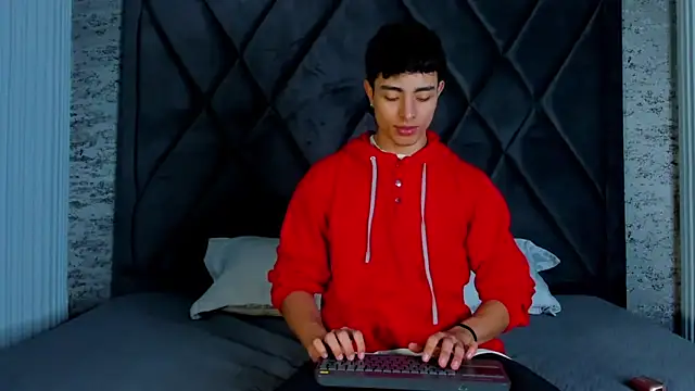 Snapshot of JoshRashfordd chatting on February 23, 12:11 pm JoshRashfordd online show from February 23, 12:11 pm