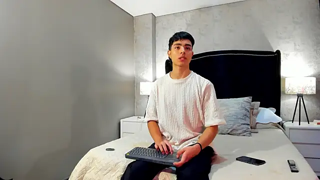 Snapshot of JoshRashfordd chatting on February 9, 11:47 am JoshRashfordd online show from February 9, 11:47 am