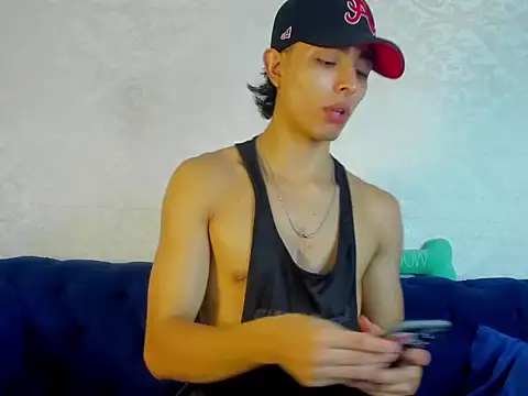 Snapshot of JoshRashfordd chatting on December 20, 12:49 pm JoshRashfordd online show from December 20, 12:49 pm