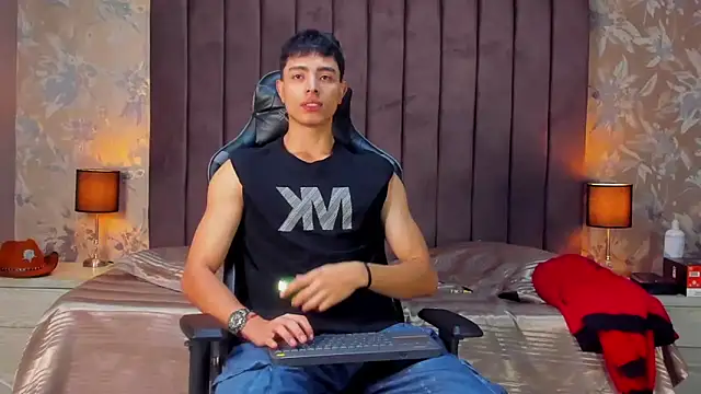 Snapshot of JoshRashfordd chatting on March 8, 11:55 am JoshRashfordd online show from March 8, 11:55 am