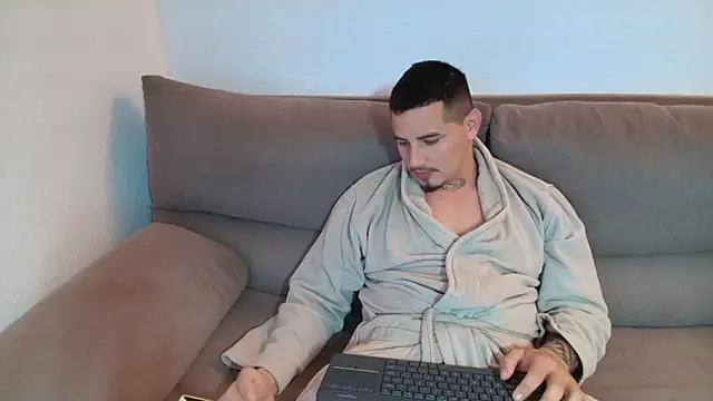 Geishastudios online show from December 4, 8:10 am