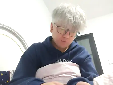 leoUSIR online show from March 6, 8:39 pm