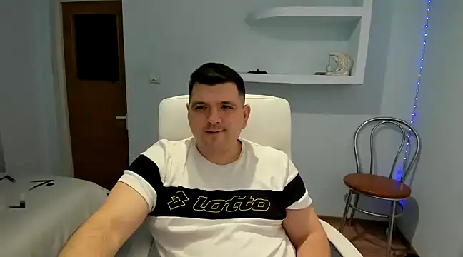 Snapshot of JasonJacks chatting on December 22, 11:11 am JasonJacks online show from December 22, 11:11 am