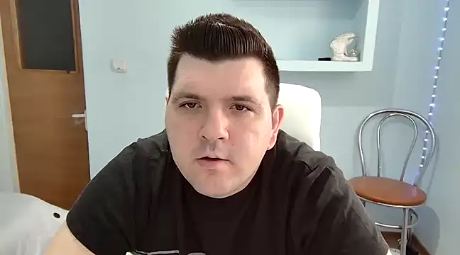 Snapshot of JasonJacks chatting on February 19, 9:28 am JasonJacks online show from February 19, 9:28 am