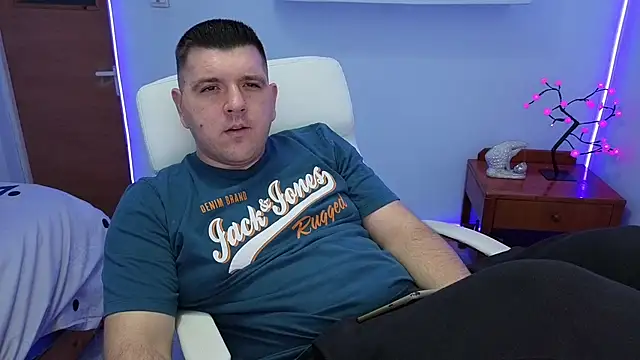 Snapshot of JasonJacks chatting on October 8, 2:49 am JasonJacks online show from October 8, 2:49 am