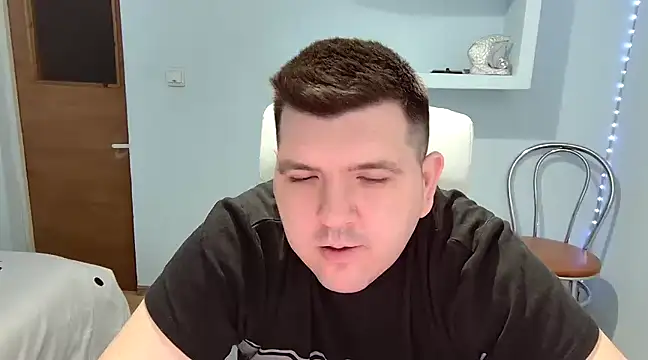 Snapshot of JasonJacks chatting on February 5, 3:45 am JasonJacks online show from February 5, 3:45 am