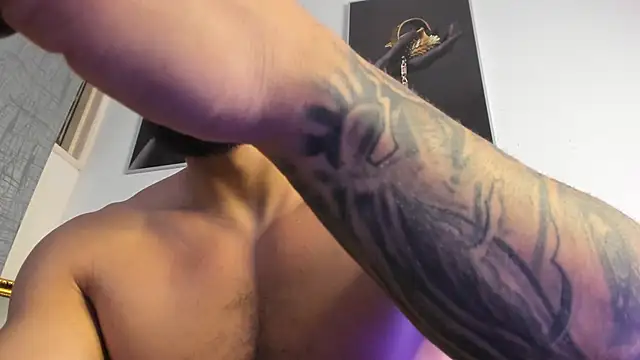 vincent carusso94 online show from April 23, 4:50 am