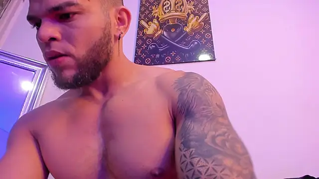 Snapshot of vincent_carusso94 chatting on January 24, 10:08 pm vincent carusso94 online show from January 24, 10:08 pm