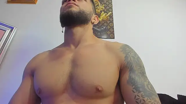 Snapshot of vincent_carusso94 chatting on January 7, 10:30 pm vincent carusso94 online show from January 7, 10:30 pm