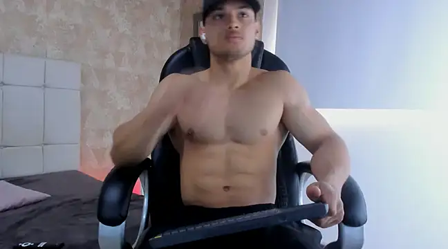 Snapshot of jeicob_gagnon chatting on January 26, 1:36 pm jeicob gagnon online show from January 26, 1:36 pm
