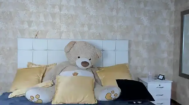 Snapshot of jeicob_gagnon chatting on February 16, 12:43 pm jeicob gagnon online show from February 16, 12:43 pm