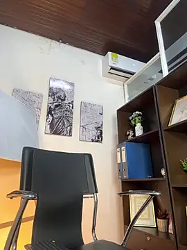 Samir bear online show from April 25, 1:14 pm