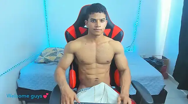 Snapshot of oliver_thompsson7 chatting on February 7, 5:51 pm oliver thompsson7 online show from February 7, 5:51 pm