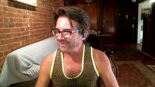 Snapshot of Johnny_Bottoms chatting on October 16, 10:51 pm Johnny Bottoms online show from October 16, 10:51 pm
