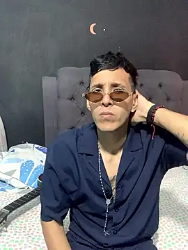 judesmith95 online show from January 12, 8:24 pm