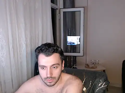 handsomeee04 online show from July 14, 11:11 pm